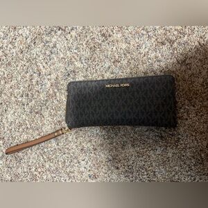 Micheal Kors Wallet